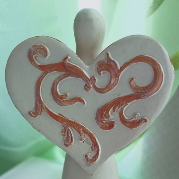 Seagull Studios Ceramic Flutter Heart Angel Figurine 2009, 6"H - Picture 7 of 14